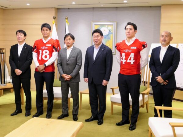 2022秋季リーグ戦開幕に向けて、日本一連覇を誓い、川崎市長を表敬訪問しました。