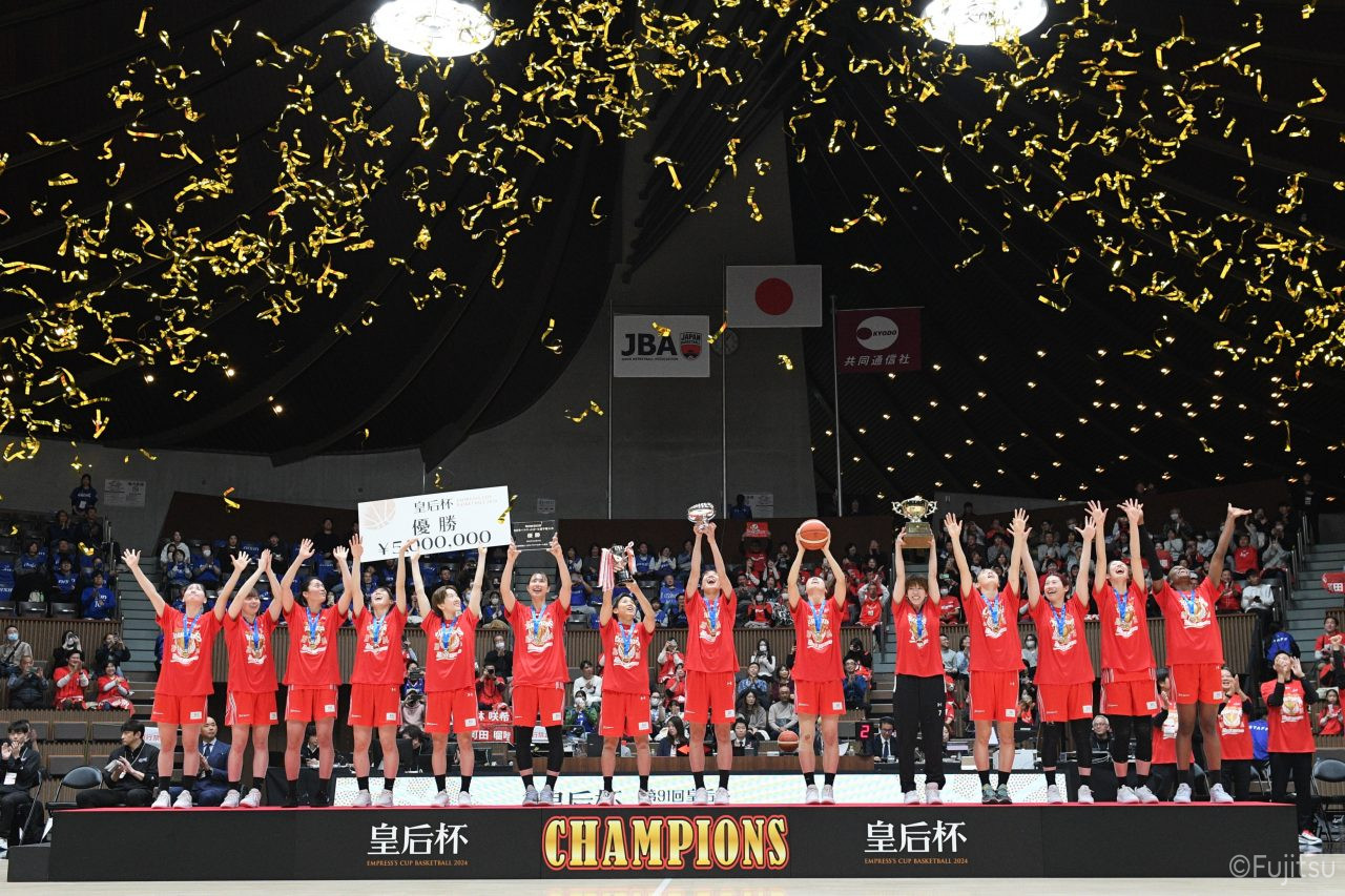 17大会ぶりの皇后杯優勝！ - レッドウェーブ - Fujitsu Sports : 富士通