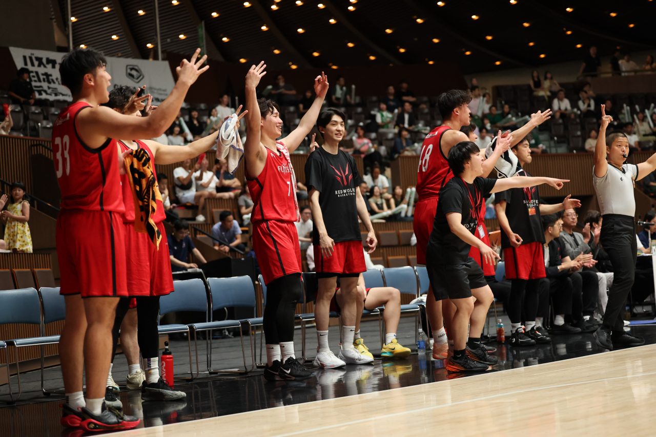 レッドウルブズ - Fujitsu Sports : 富士通