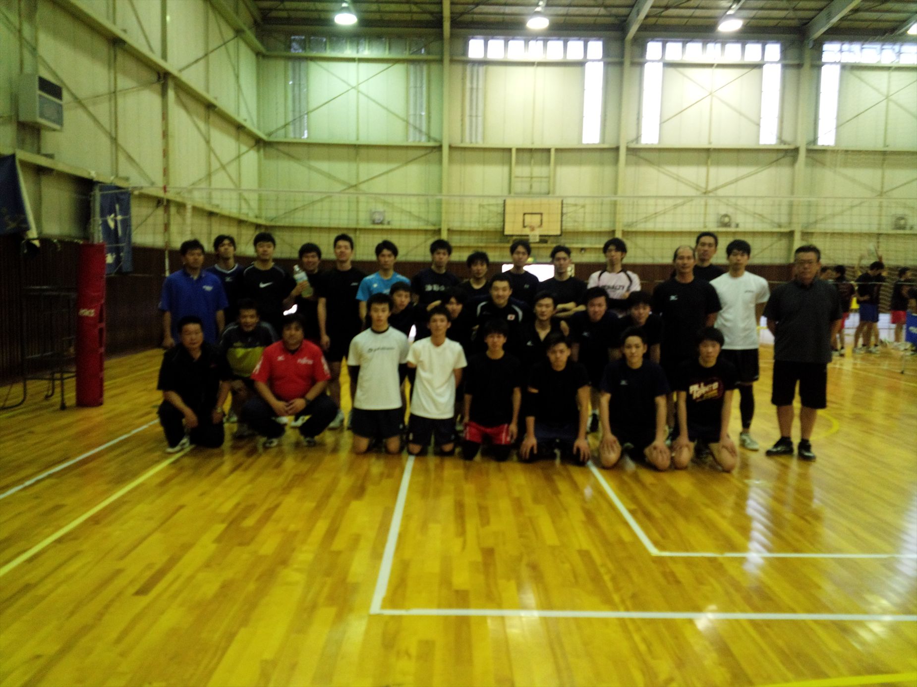 ＃８ 富士通小山バレーボールチームと練習試合を行いました。